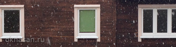 Почему в деревянные дома ставят пластиковые окна.